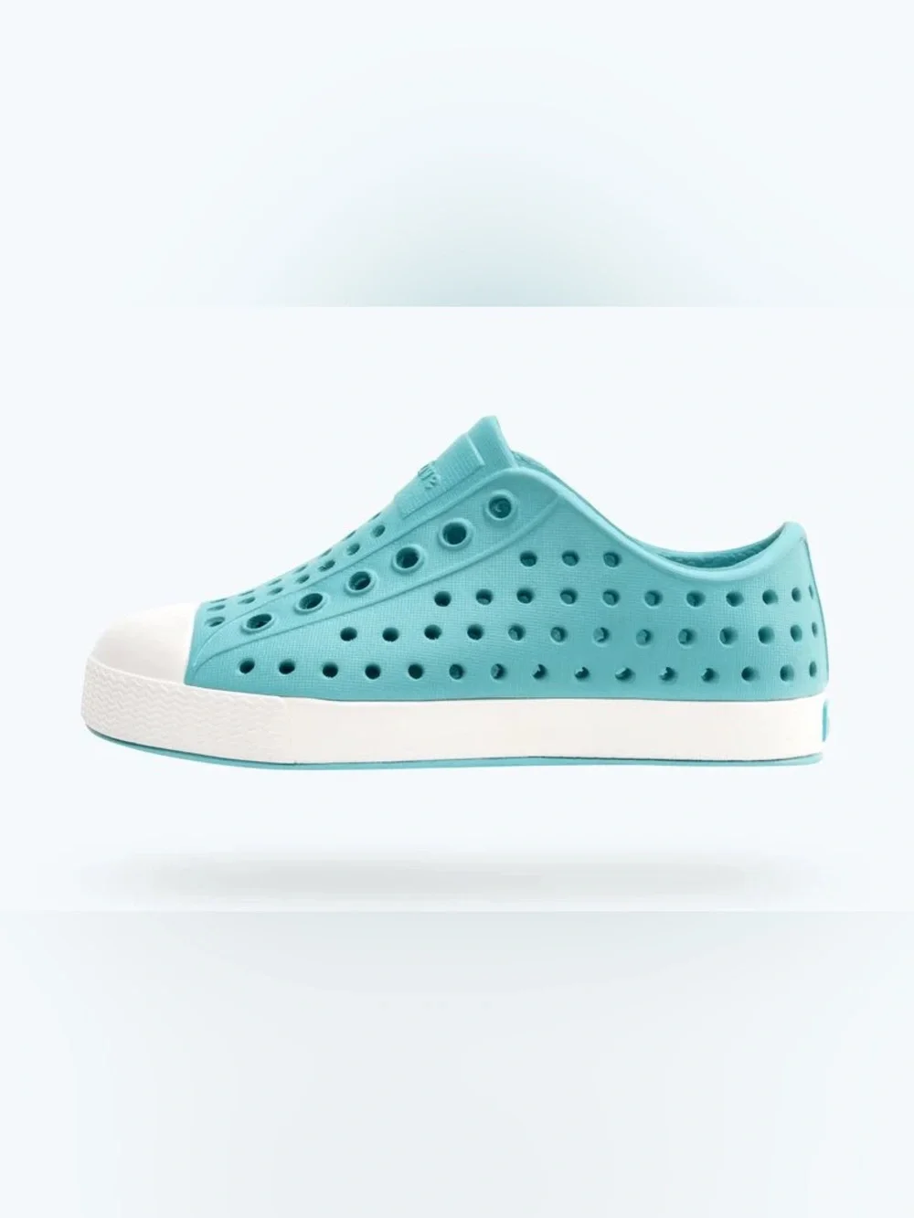 NATIVE JEFFERSON SUGARLITE SHOES IN POOL BLUE